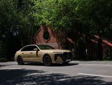 BMW Seria 7 in Desert Sand Uni