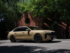 BMW Seria 7 in Desert Sand Uni