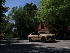 BMW Seria 7 in Desert Sand Uni