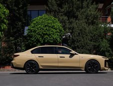 BMW Seria 7 in Desert Sand Uni