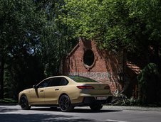 BMW Seria 7 in Desert Sand Uni