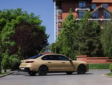 BMW Seria 7 in Desert Sand Uni