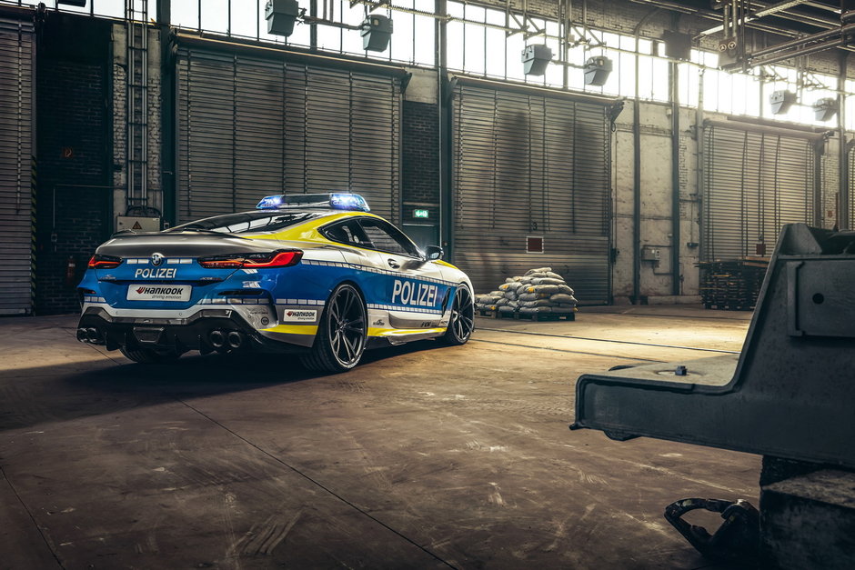 BMW Seria 8 de politie