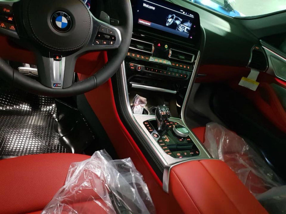 BMW Seria 8 - Interior