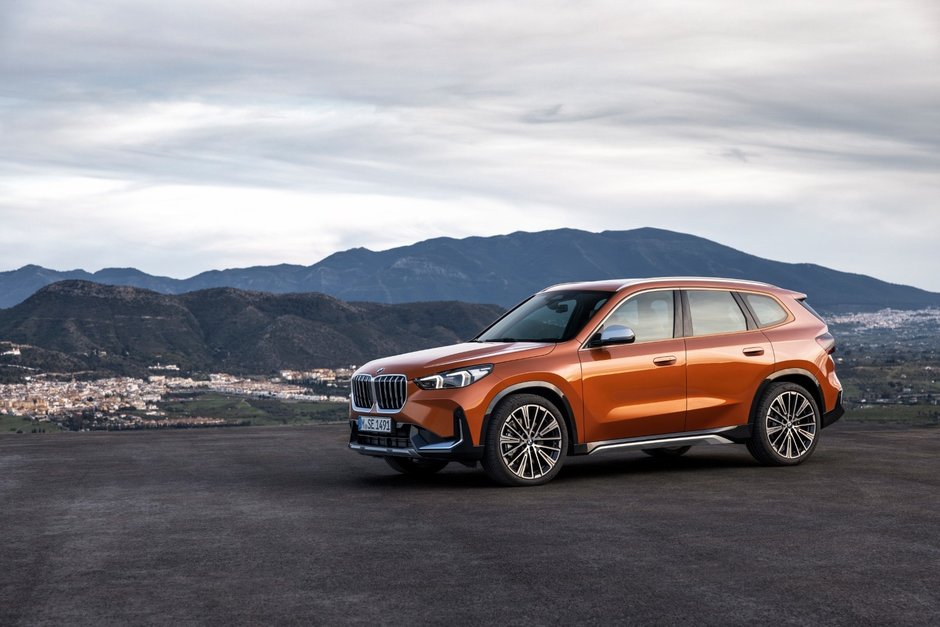 BMW X1 si BMW iX1
