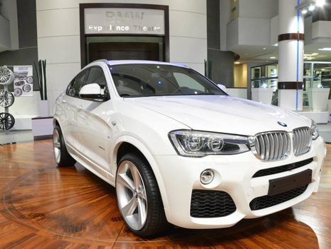 BMW X4 cu pachet M Sport, jante pe 21 inch si evacuare custom