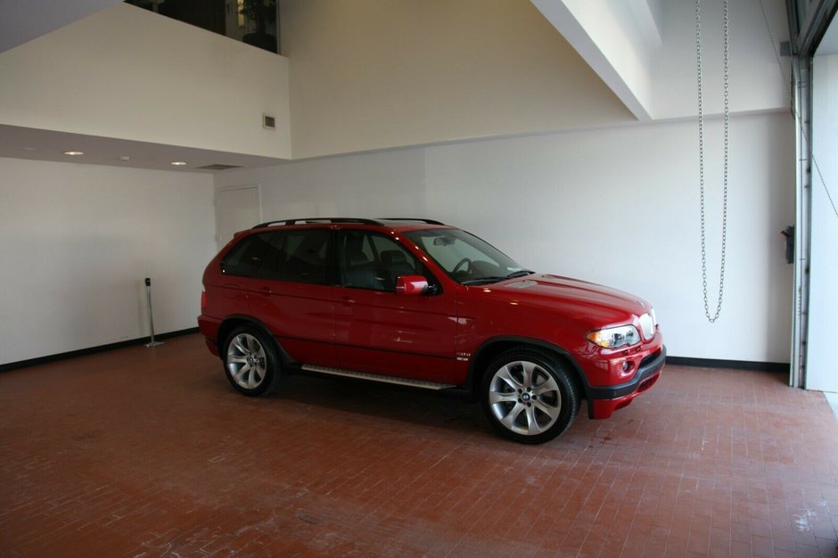 BMW X5 cu 11.136 kilometri la bord