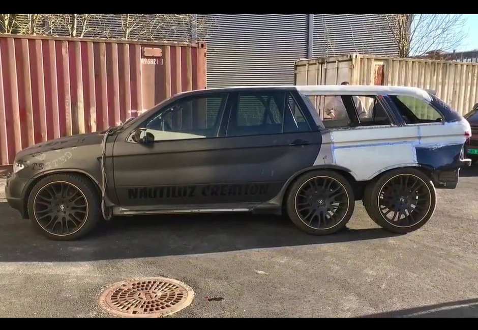 BMW X5 cu sase roti