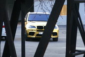 BMW X5 M imbracat in folie aurie