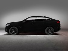 BMW X6 acoperit cu Vantablack