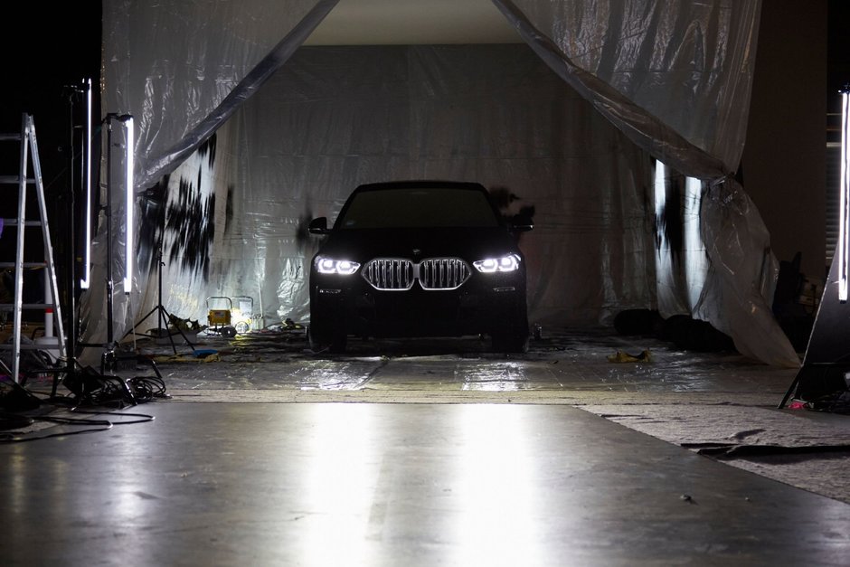 BMW X6 acoperit cu Vantablack