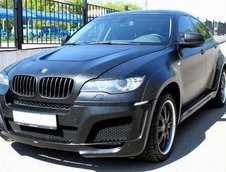 BMW X6 imbracat in piele de reptila