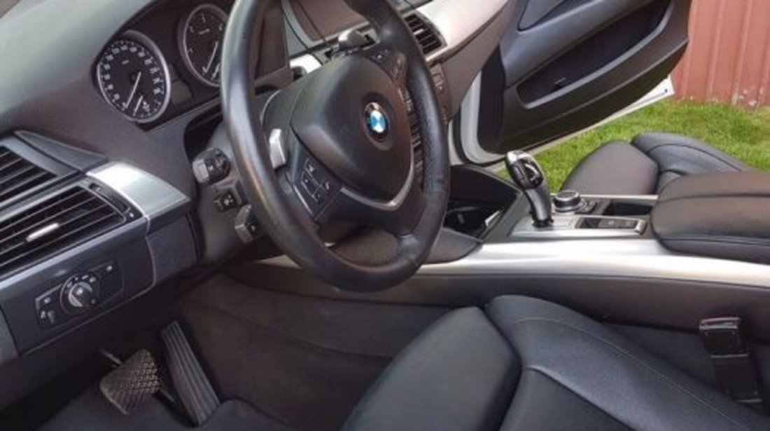 BMW X6M 2200 2011