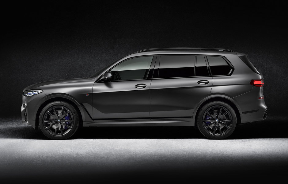 BMW X7 Dark Shadow Edition