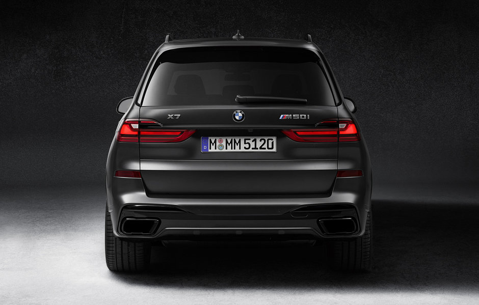 BMW X7 Dark Shadow Edition