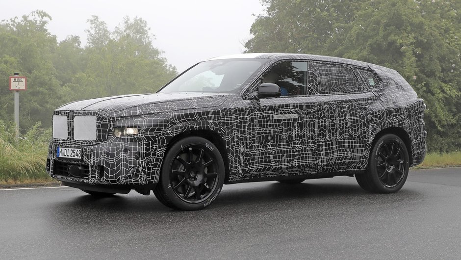 BMW X8 - Noi poze spion