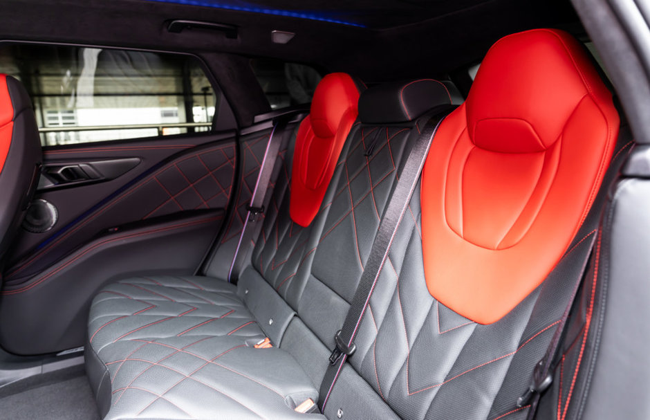 BMW XM Label Red de la Manhart Performance