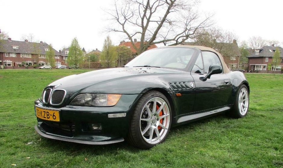 BMW Z3 cu motor V8 de M3