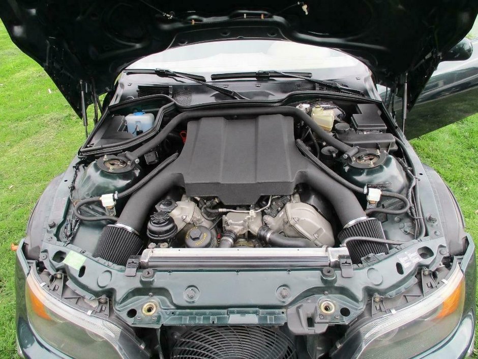 BMW Z3 cu motor V8 de M3