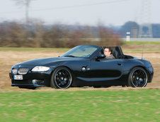 BMW Z4 M de la Manhart Racing - V10 si 550 CP