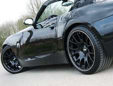 BMW Z4 M de la Manhart Racing - V10 si 550 CP