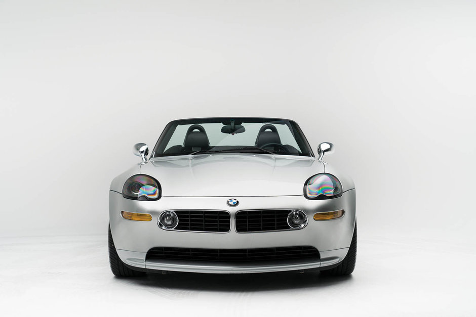 BMW Z8 scos la licitatie