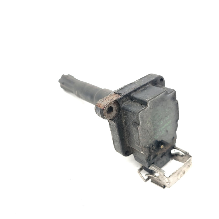 Bobina Audi A4 B5 (8D) 1994-2001 1.8 Benzina 058905105, 0040100013, 058905447C, 058905447, 058 905 105, 004 010 00 13, 058 905 447 C, 058 905 447