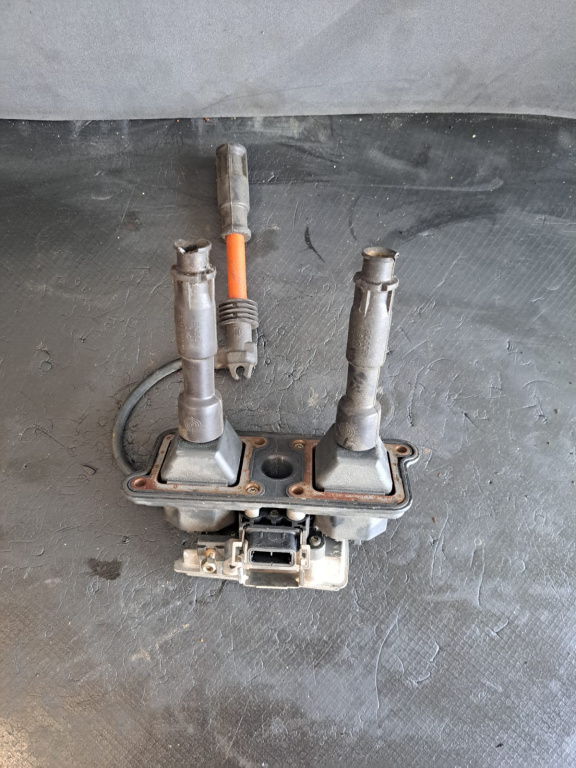 Bobina de aprindere Audi A4 - COD 1354490020 058905105a