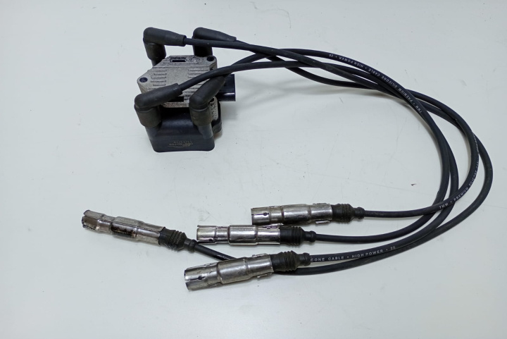 Bobina inductie cu fise bujii 06B905106A Audi A3 8L [facelift] [2000 - 2003]