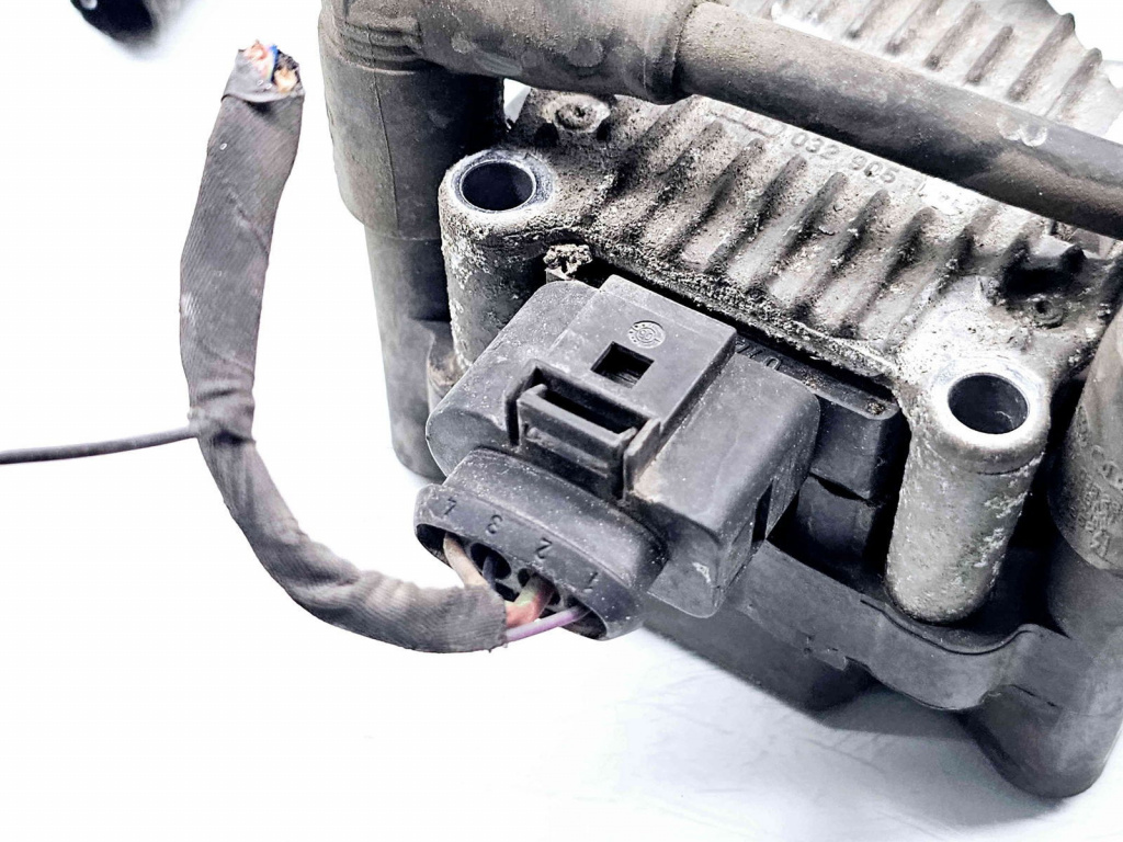 Bobina inductie Skoda Fabia 2 (5J, 542) [Fabr 2007-2014] 032905106B 1.6 Benz BSE 75KW / 102CP 1.6 Benz BSE 75KW / 102CP