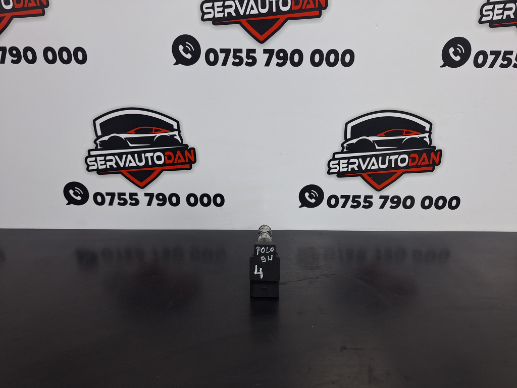 Bobina inductie Volkswagen Polo 4 (2001-2005) 1.2 Benzina 2005, 03D905115E