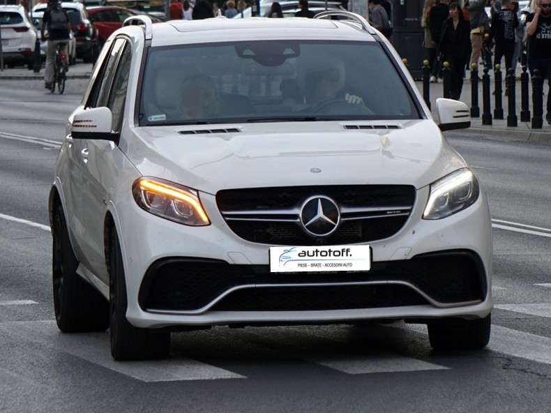 Body kit compatibil Mercedes GLE W166 SUV (15-18) model AMG