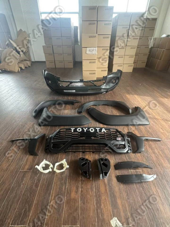 Body kit TOYOTA HILUX REVO 2021-2024 [GR LOOK]