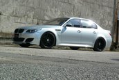 Bodykit din fibra de carbon pentru BMW M5