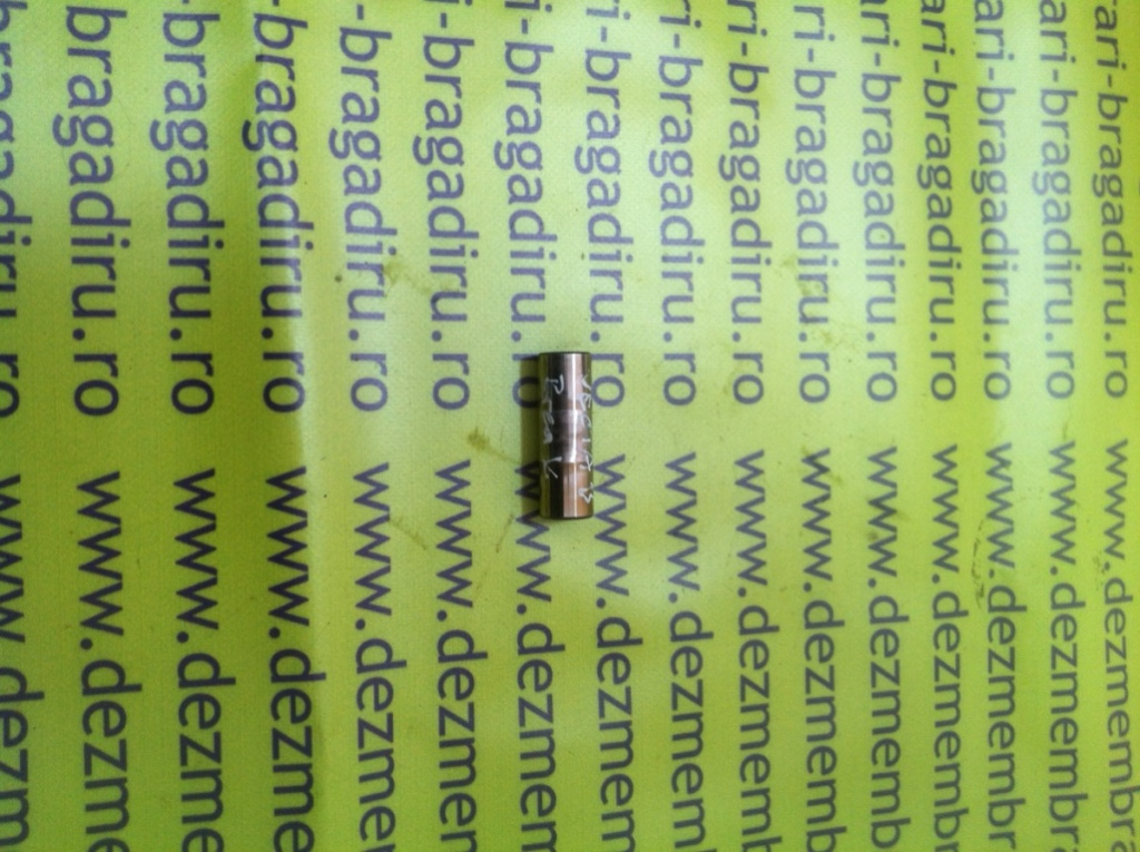 Bolt piston Opel Vectra B [1995 - 1999] wagon 5-usi 1.6 MT (101 hp) (31_) 1.6 16V