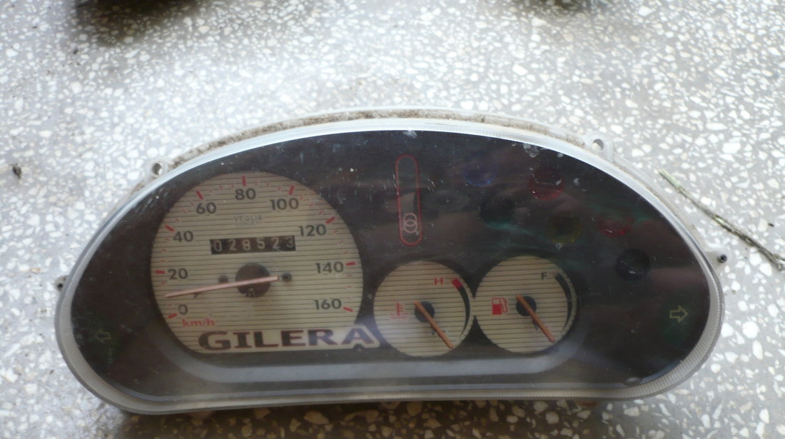 Bord Piaggio Gilera Runner 49 125 180 cm