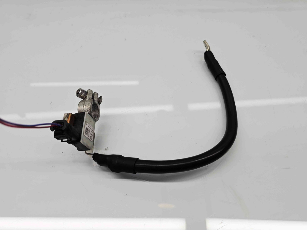 Borna baterie (-) AUDI A6 (4G2, C7) [Fabr 2012-2017] 8T0915181