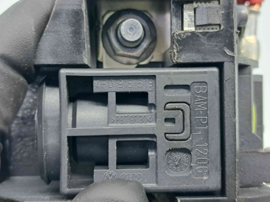 Borna baterie (+) cu capsa AUDI A6 (4G5, C7) [Fabr 2011-2017] 4F0915519