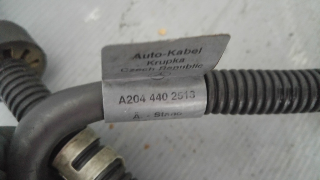 Borna minus cablu motor 2.2 cdi 651911 mercedes c-class w204 a2044402513