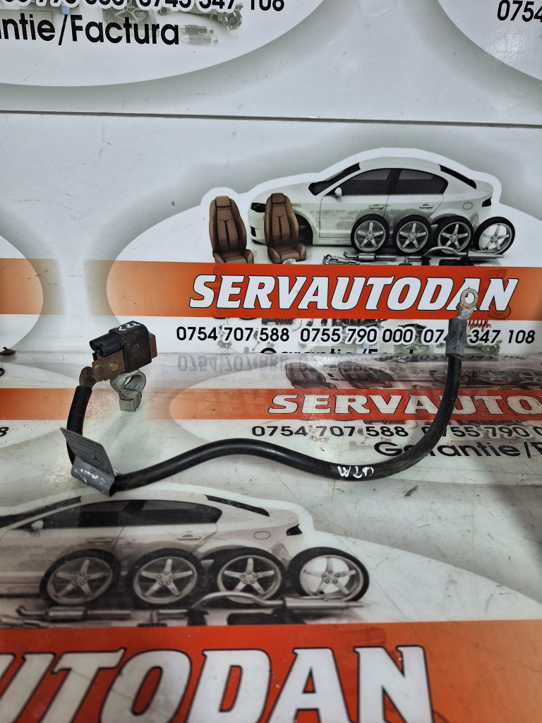 Borna minus Mercedes-Benz E-Class (2009->) [W212] 2.2 Motorina 2012, A2045421518