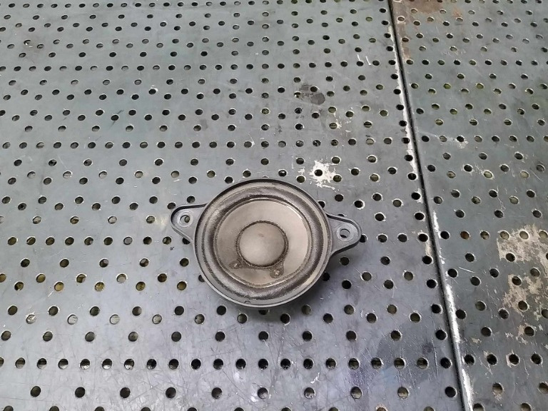 Boxa audio centrala bord mercedes e class w211 a2118203002