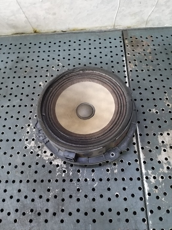 Boxa audio dreapta spate kia ceed 2011 963301h000