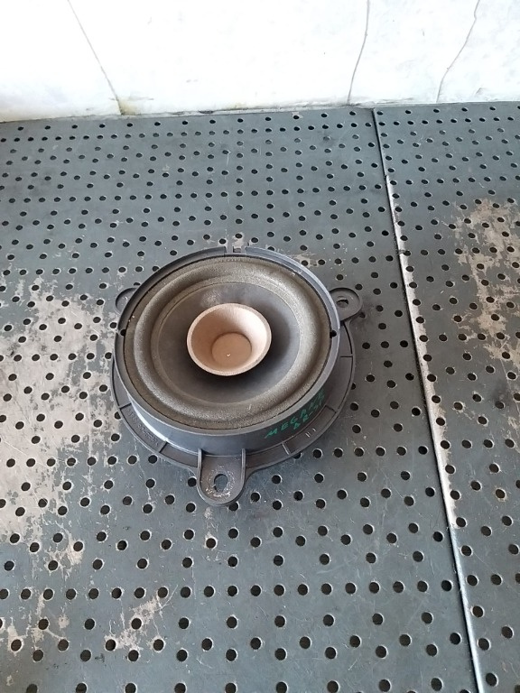 Boxa audio dreapta spate renault megane 3 281440002r