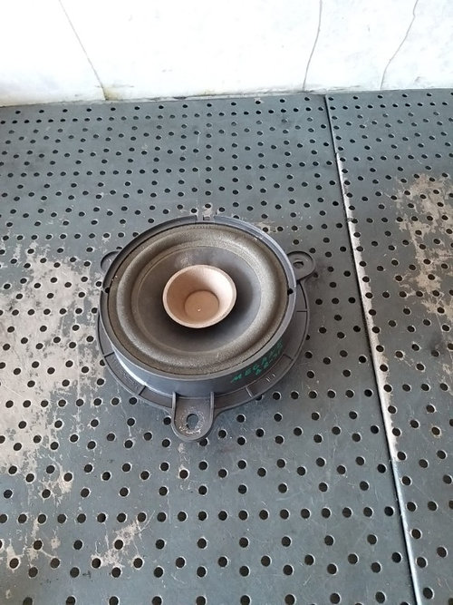 Boxa audio dreapta spate renault megane 3 281440002r