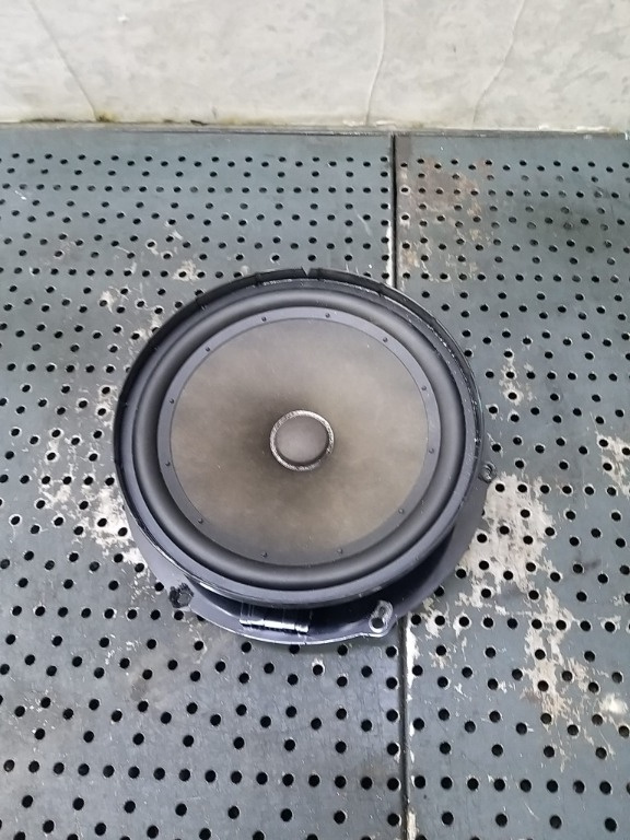 Boxa audio dreapta spate vw golf 5 1k 1km035454d