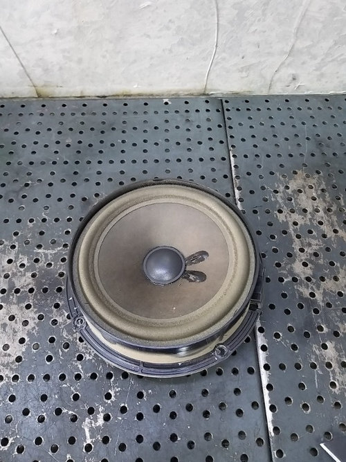 Boxa audio dreapta spate vw passat b6 3c 3c0035453