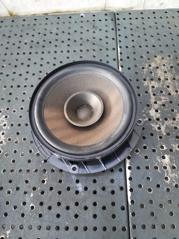Boxa audio dreapta spate vw polo 6r 6r0035453a