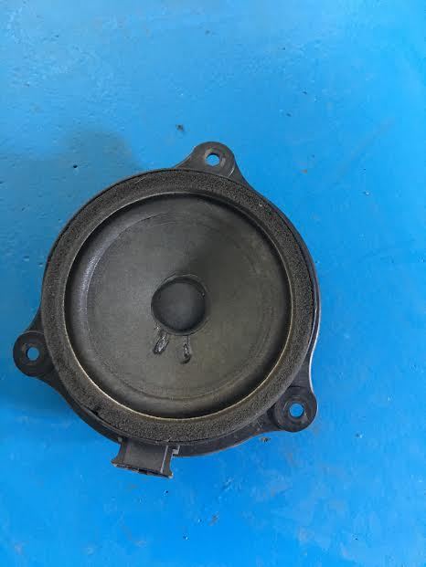 Boxa audio fata stanga si dreapta  Audi 