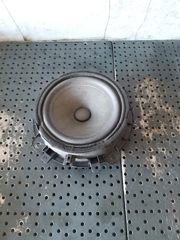 Boxa audio stanga fata hyundai i20 963301j000