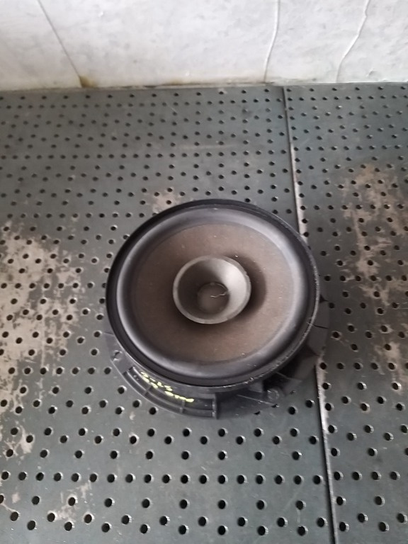 Boxa audio stanga fata vw polo 6r 6r0035543a